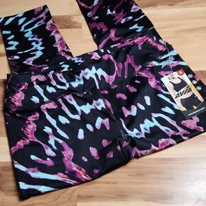 💥Brand New!💥 Avia Women's Capri Leggings - SIZE S